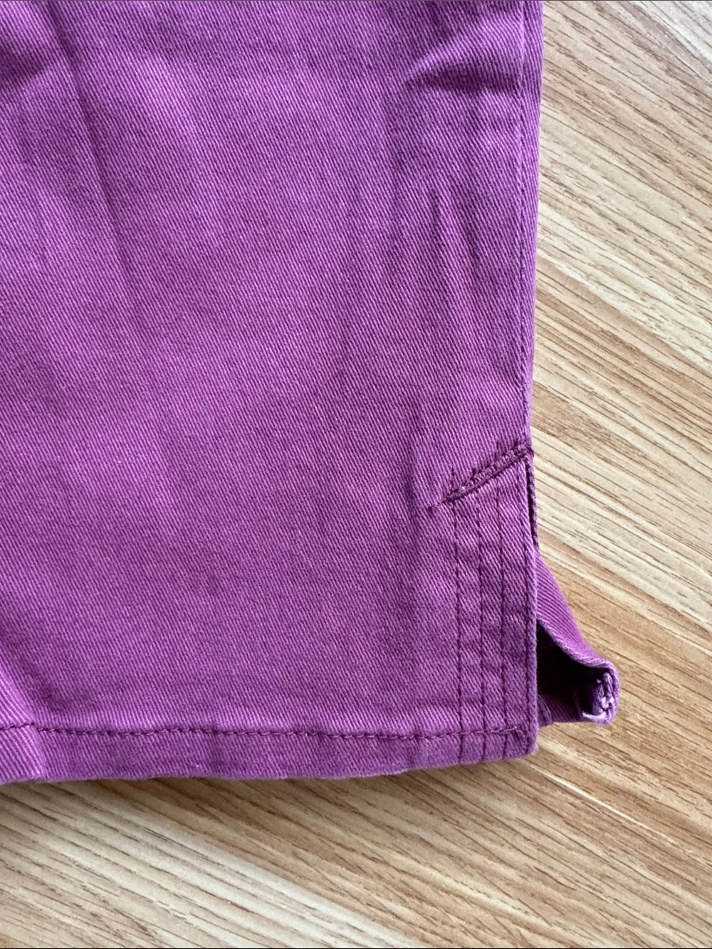 Gloria Vanderbilt 21” ‘Amanda’ Midrise Capris in Plum 🔅 Size 4
